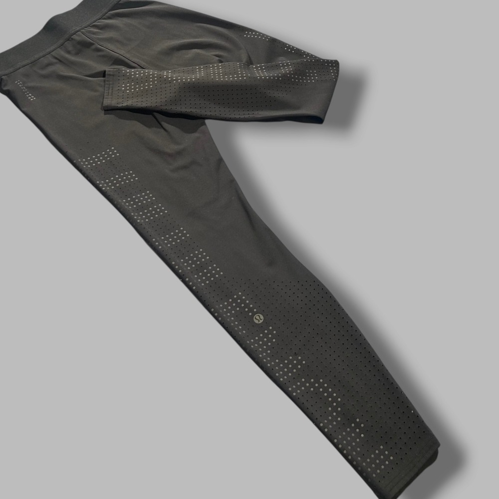 Lululemon Ride & Reflect Tight 28" *lululemon X SoulCycle
Black SIZE 8